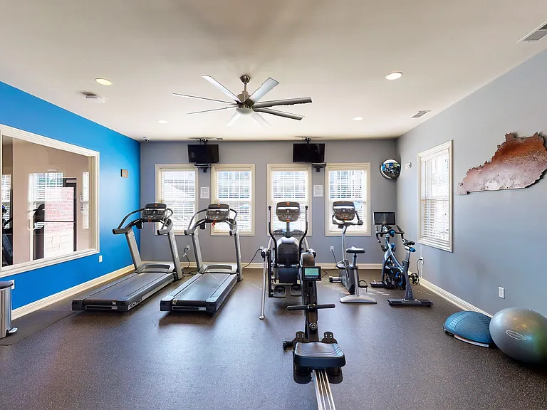 Mount Victor Olde Towne Luxury Apartments — Photo 13