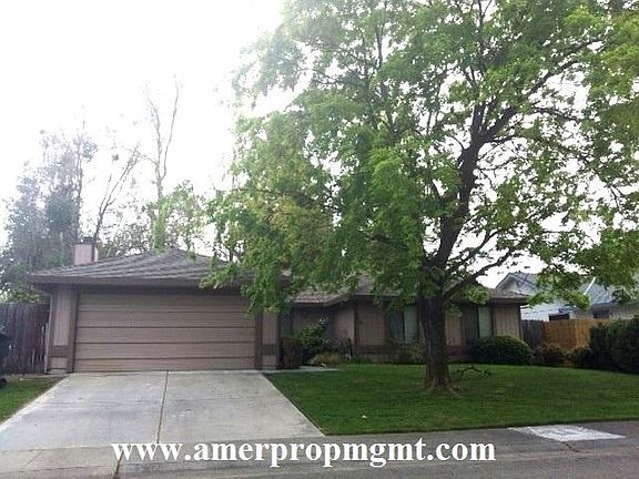 4th image of 30 Stanislaus Cir