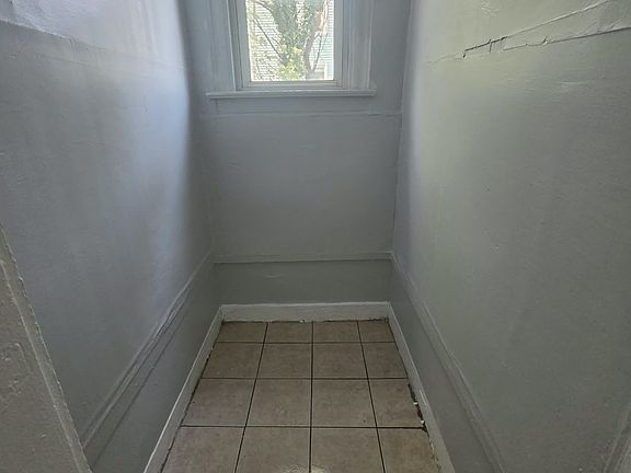 5th image of 461 Grove St #1A