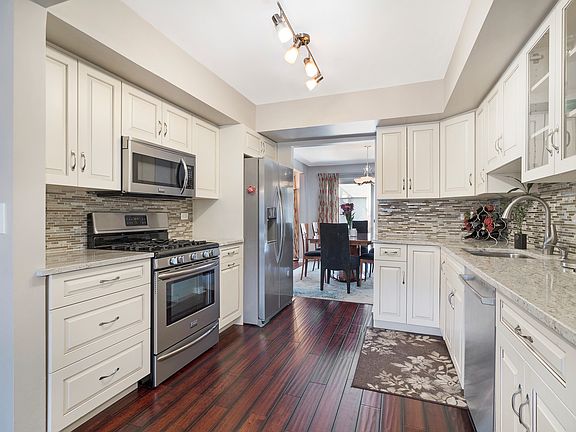 5th image of 1464 N Picadilly Cir #1464