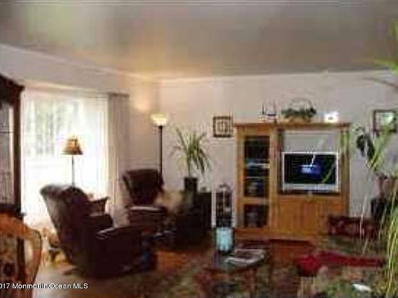 4th image of 19 Laurelhurst Dr