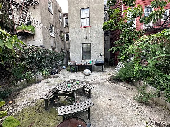 2nd image of 630 Kosciuszko St #1L