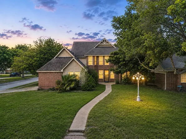 8018 Via Bella Dr, Houston, TX 77083