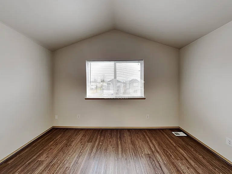 8905 134th St E — Photo 10