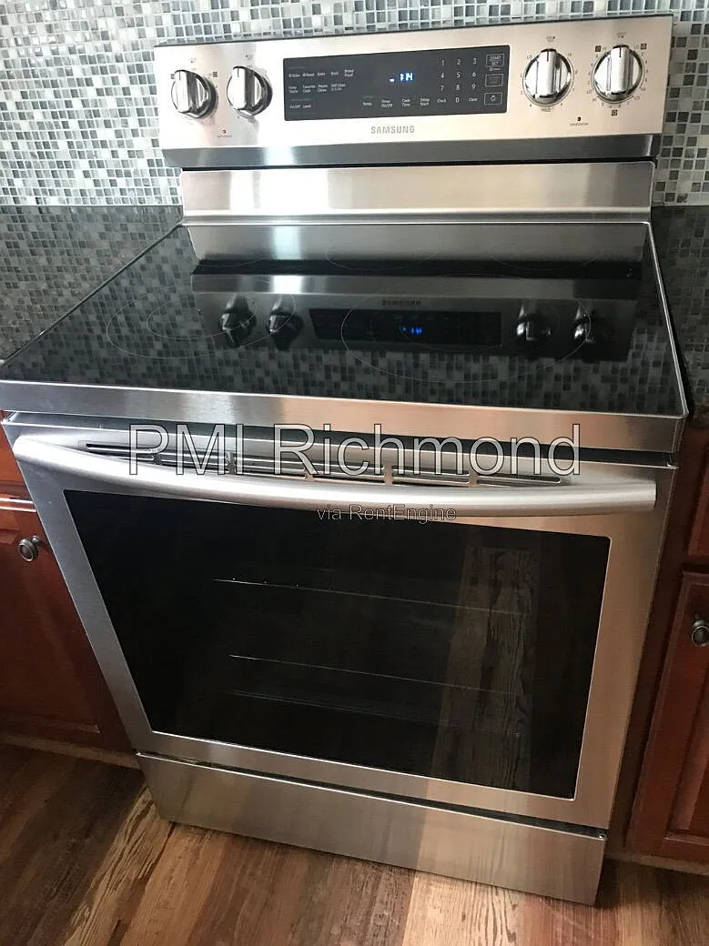 3 bed, 1.5 bath, 1120 sqft, $1,700 — Photo 3