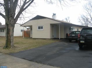 38 Sugarmaple Ln, Levittown, PA 19055