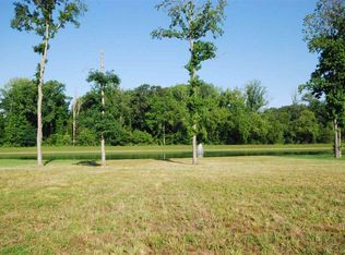 49 Lake Pointe Dr, Jackson, TN 38305