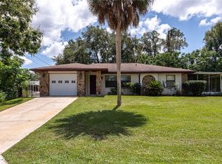 17220 SE 66th St, Ocklawaha, FL 32179