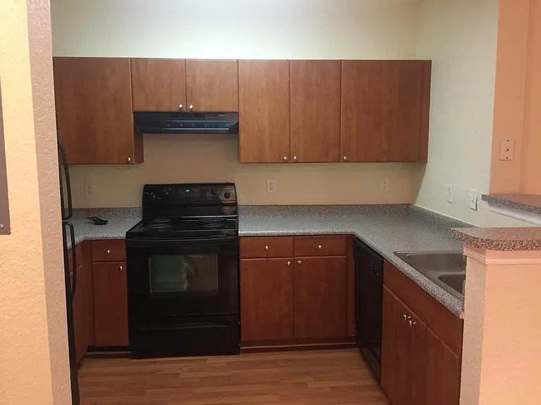 304 E South St #1019 — Photo 10