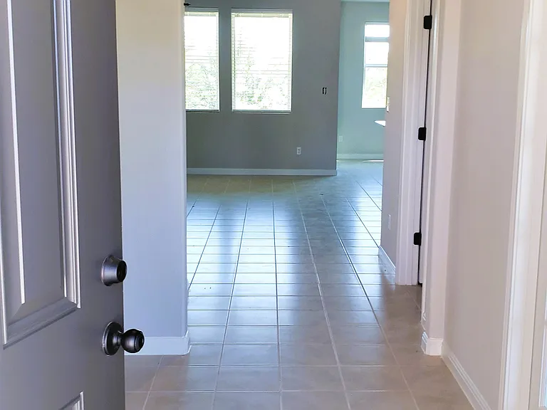 220 Long Canyon Ln — Photo 4