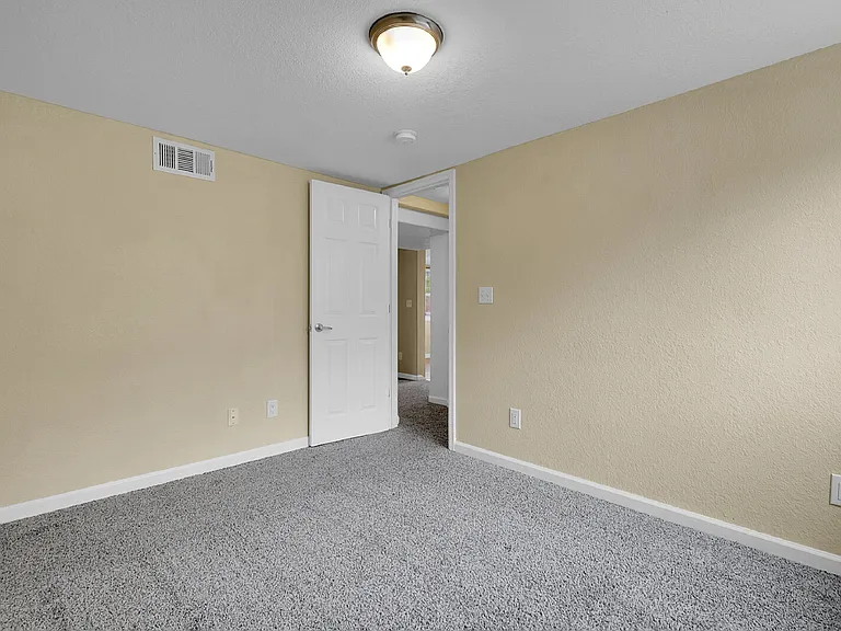 5454 S Elmwood St #5454 S ELMWOOD ST — Photo 22