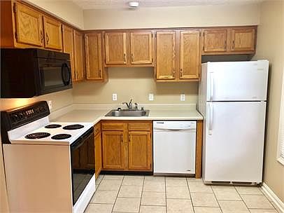 3rd image of 3829 Brentwood Dr APT 4