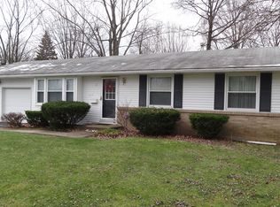 6 Hinkley Ln, Rochester, NY 14624