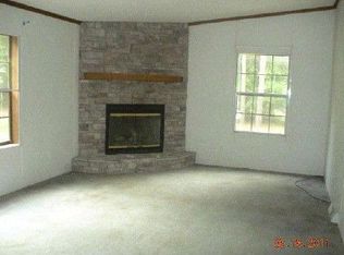 104 Monroe Ln, Richlands, NC 28574