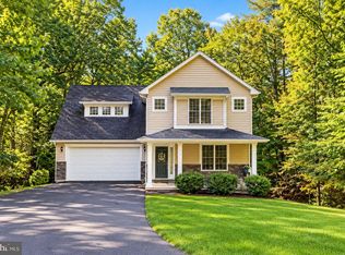 232 Greenbriar Cir, Cross Junction, VA 22625
