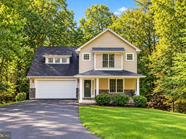 232 Greenbriar Cir, Cross Junction, VA 22625