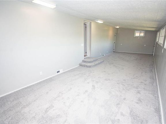 5th image of 170 Blackburn Blvd
