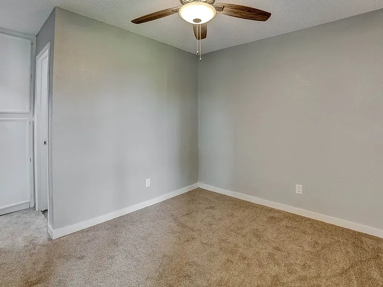 42nd West Apartments — Photo 8