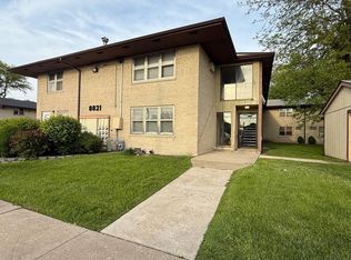 8821 Schneider Ave, Highland, IN 46322