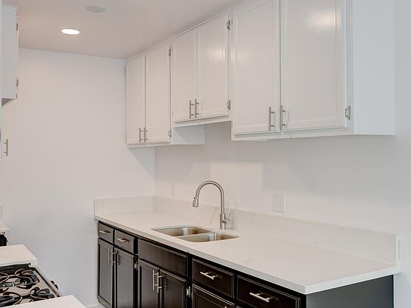3rd image of 5862 Gregory Ave #5862