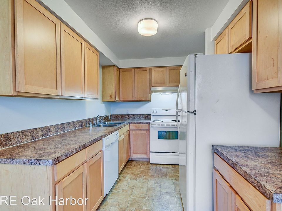 1st image of 304 N Main St APT 04