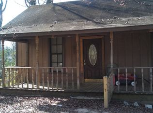 611 Dickson Dr, Chattahoochee, FL 32324