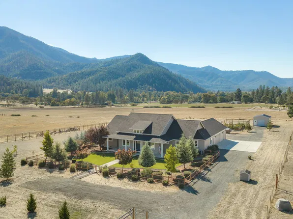239 China Gulch Rd, Jacksonville, OR 97530