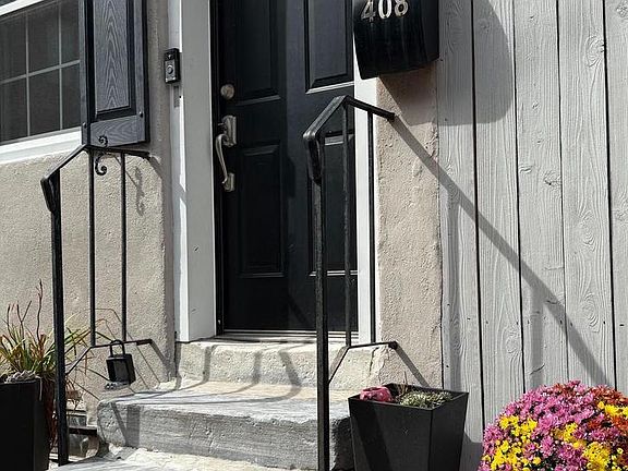 3rd image of 408 S Alder St