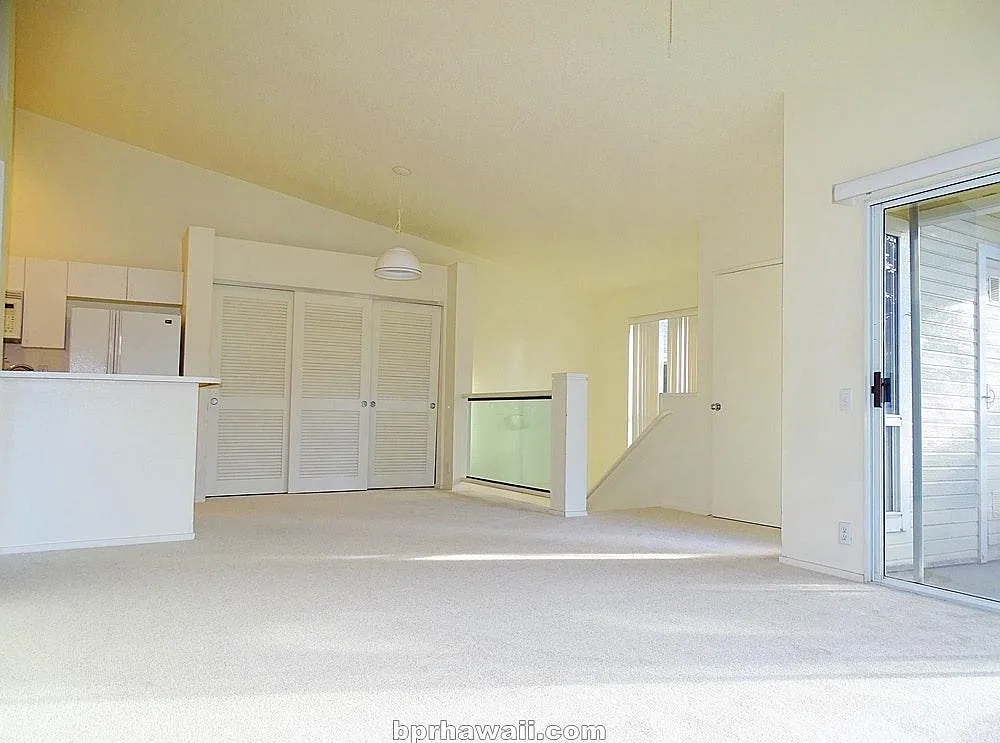 2 bed, 1060 sqft, $3,100 — Photo 2