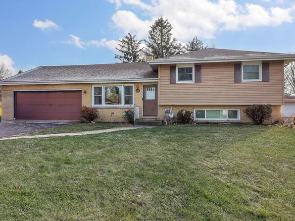 37 W 55th Pl, Westmont, IL 60559