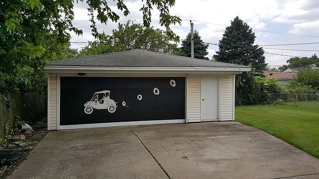 2nd image of 15648 Kimbark Ave