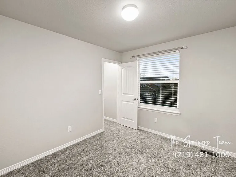 10957 Matta Dr — Photo 30