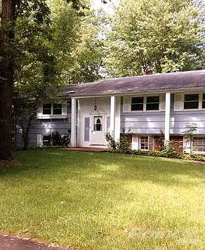 8 Prince Ln photo 1
