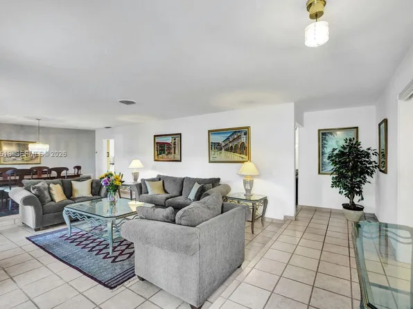 8521 SW 86th Ct, Miami, FL 33143