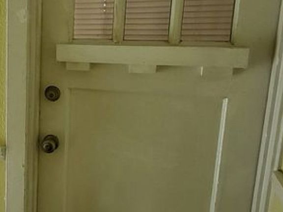 2nd image of 5247 Bancroft Ave Unit 2W