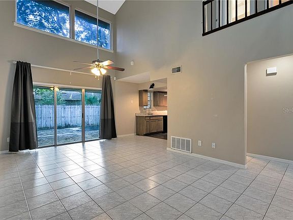 4th image of 4037 Crossroads Pl
