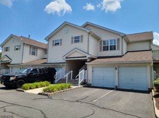 90 Potomac Dr, Basking Ridge, NJ 07920