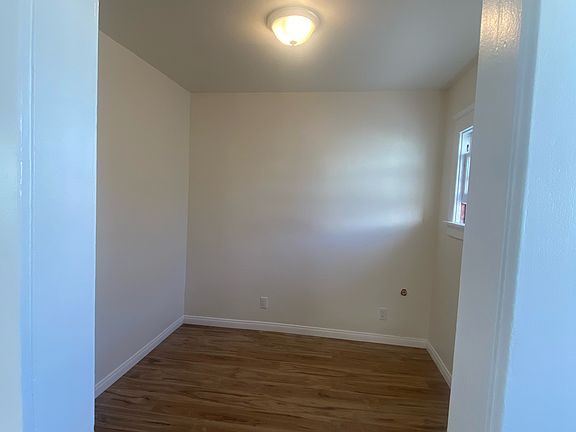 4th image of 436 Gaviota Ave #442