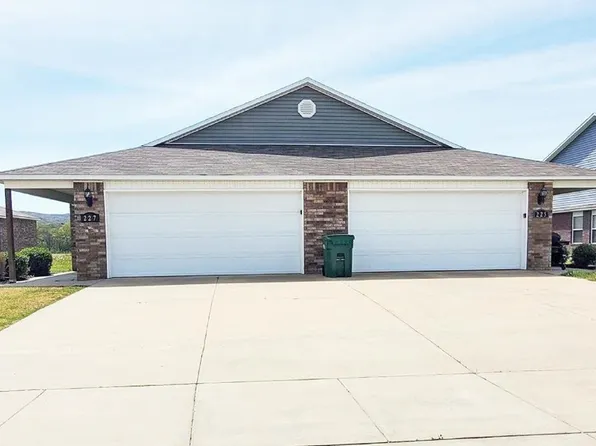 225 & 227 E Anabranch Ct, Farmington, AR 72730