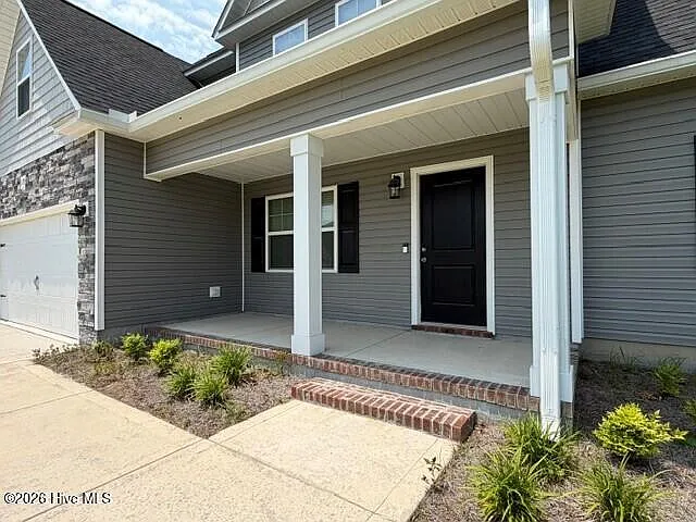 3 bed, 2.5 bath, 1890 sqft, $2,200 — Photo 2