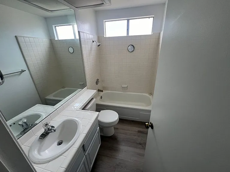 1390 Halifax Dr — Photo 9