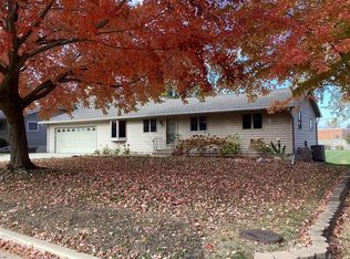 1704 Plainview Ln, Albert Lea, MN 56007