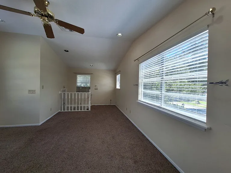 4006 Bayfront Pkwy — Photo 18