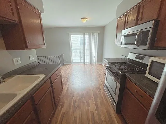 195 Thomas Ct #D — Photo 6