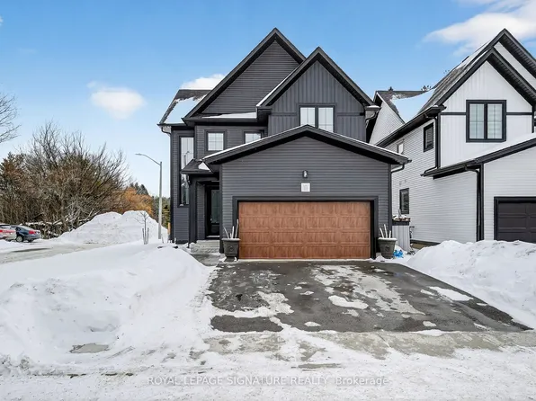 297 Whiting St #11, Ingersoll, ON N5C 3P7