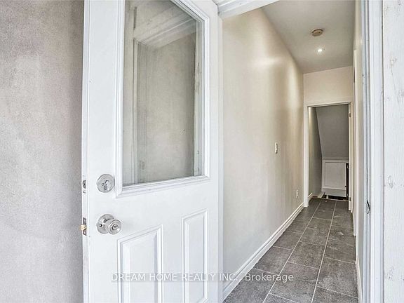 3rd image of 401 Crawford St