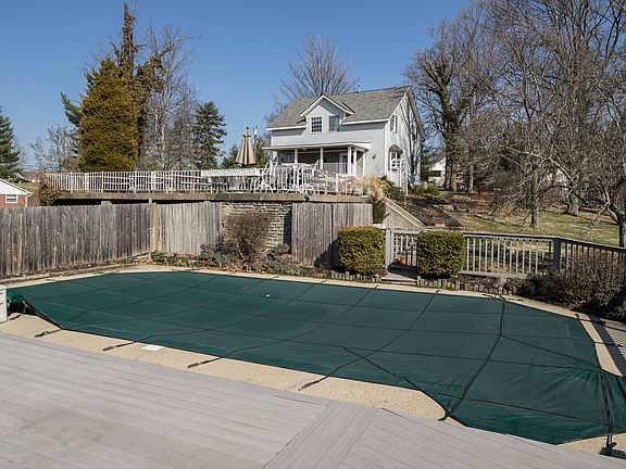 4th image of 5846 Farlook Dr