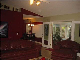 3rd image of 2561 Southern Oaks Dr