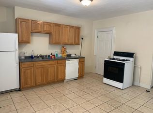 105 Sutton St APT 1, Providence, RI 02903