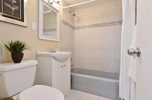 8R Riverside St #13 — Photo 3